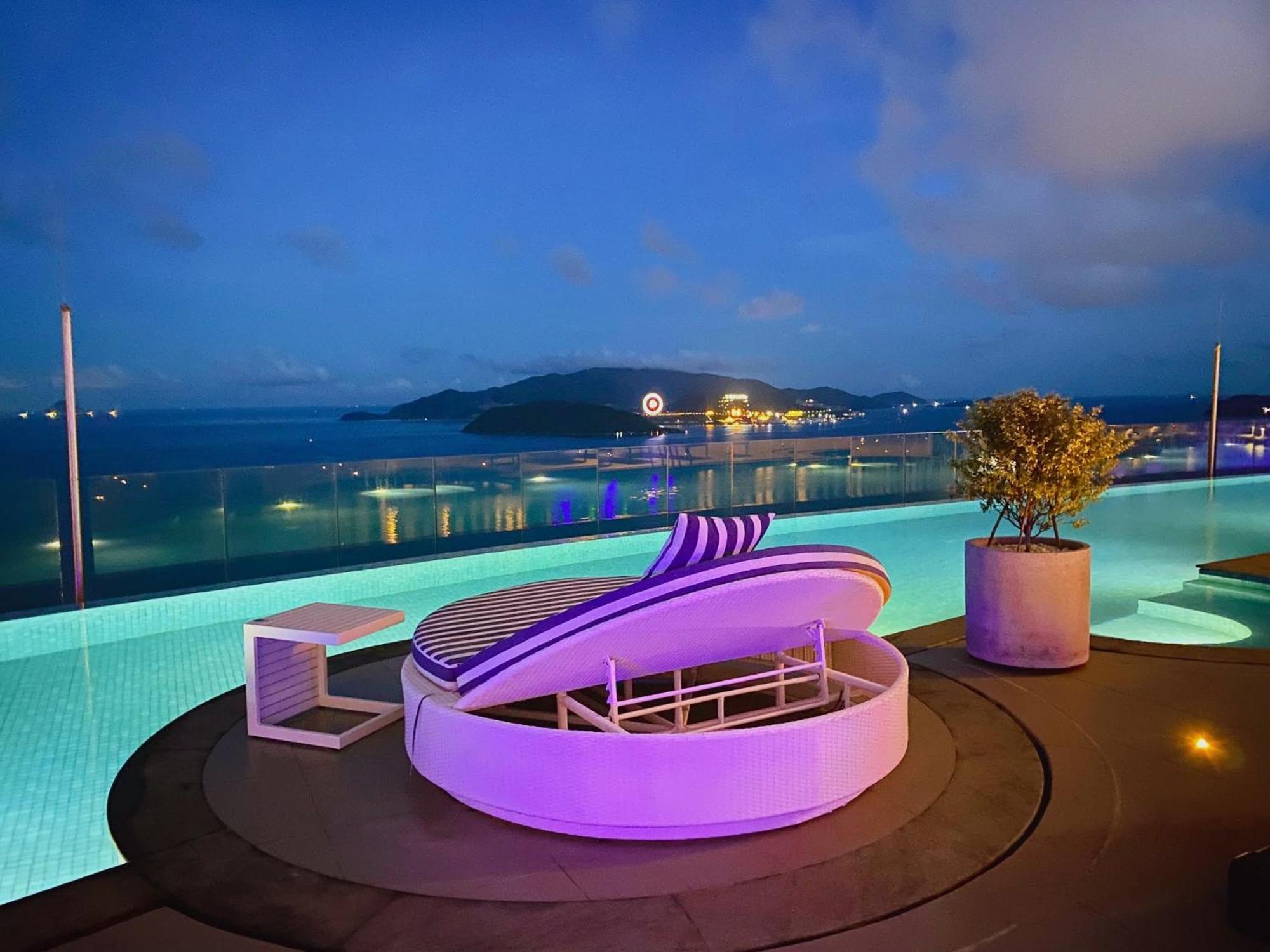 Coastal Panorama Oceanfront Suites 芽庄 外观 照片