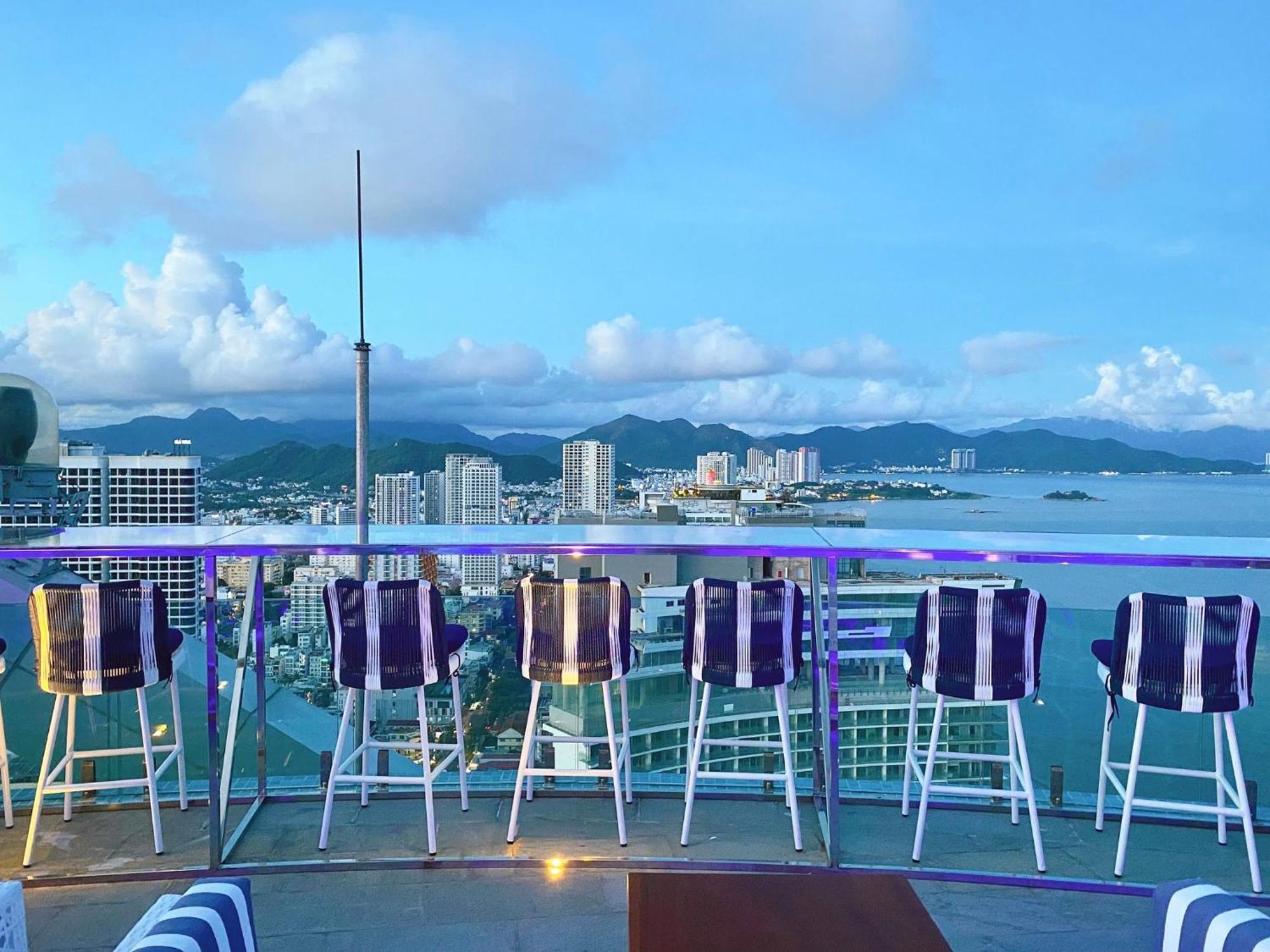 Coastal Panorama Oceanfront Suites 芽庄 外观 照片