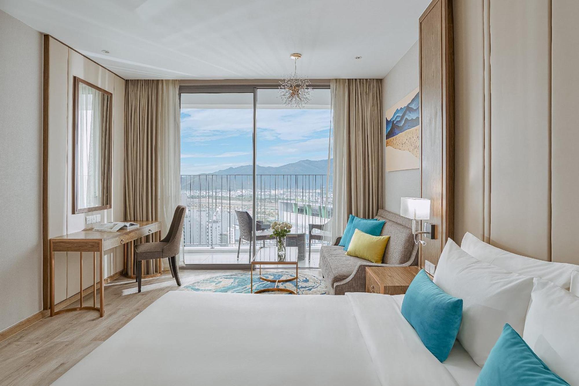 Coastal Panorama Oceanfront Suites 芽庄 外观 照片