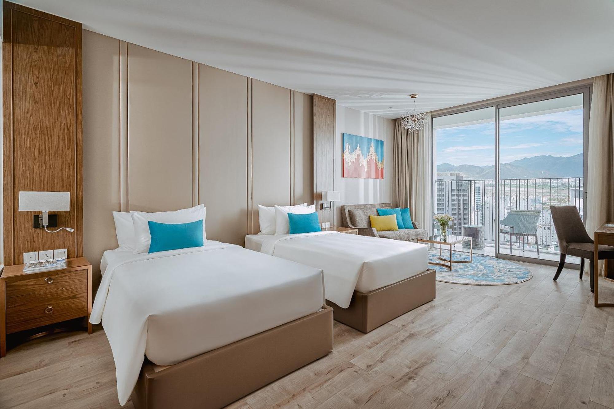 Coastal Panorama Oceanfront Suites 芽庄 外观 照片