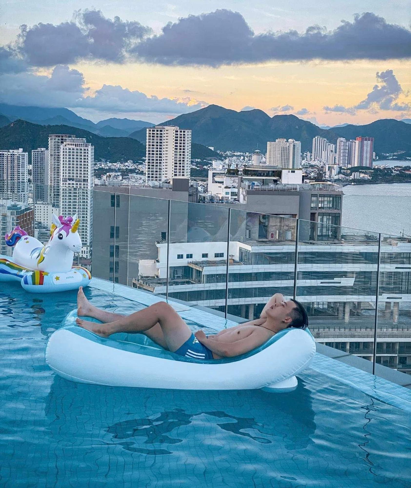 Coastal Panorama Oceanfront Suites 芽庄 外观 照片