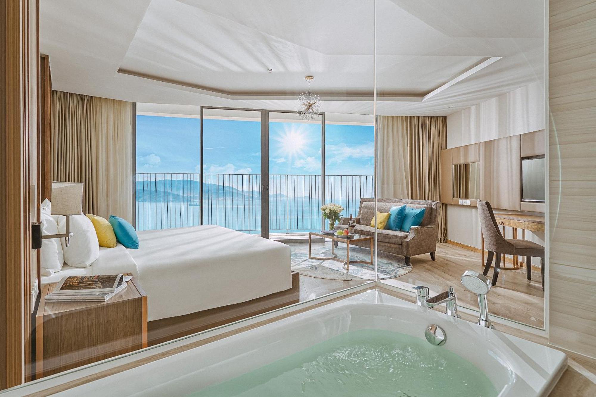 Coastal Panorama Oceanfront Suites 芽庄 外观 照片