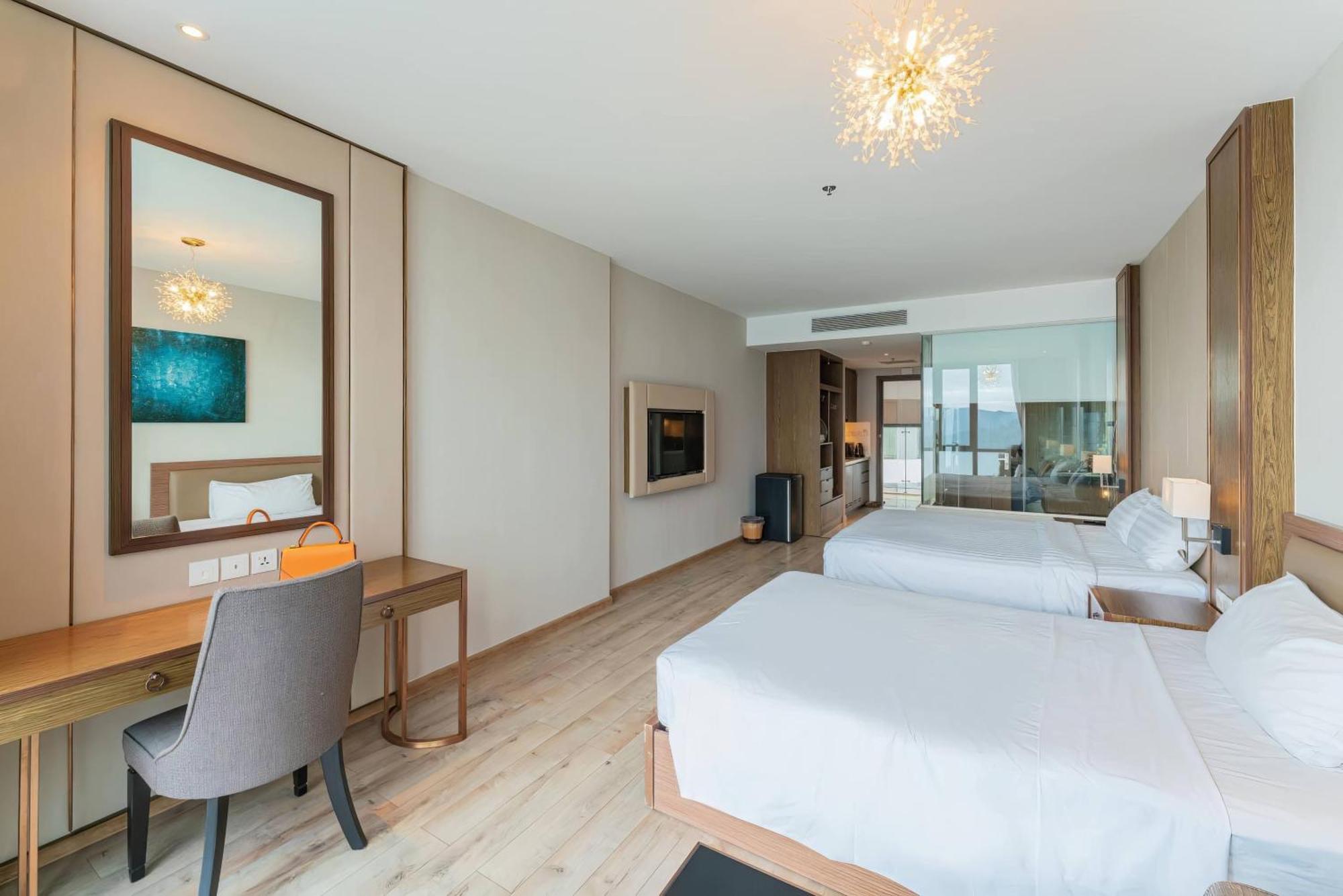 Coastal Panorama Oceanfront Suites 芽庄 外观 照片