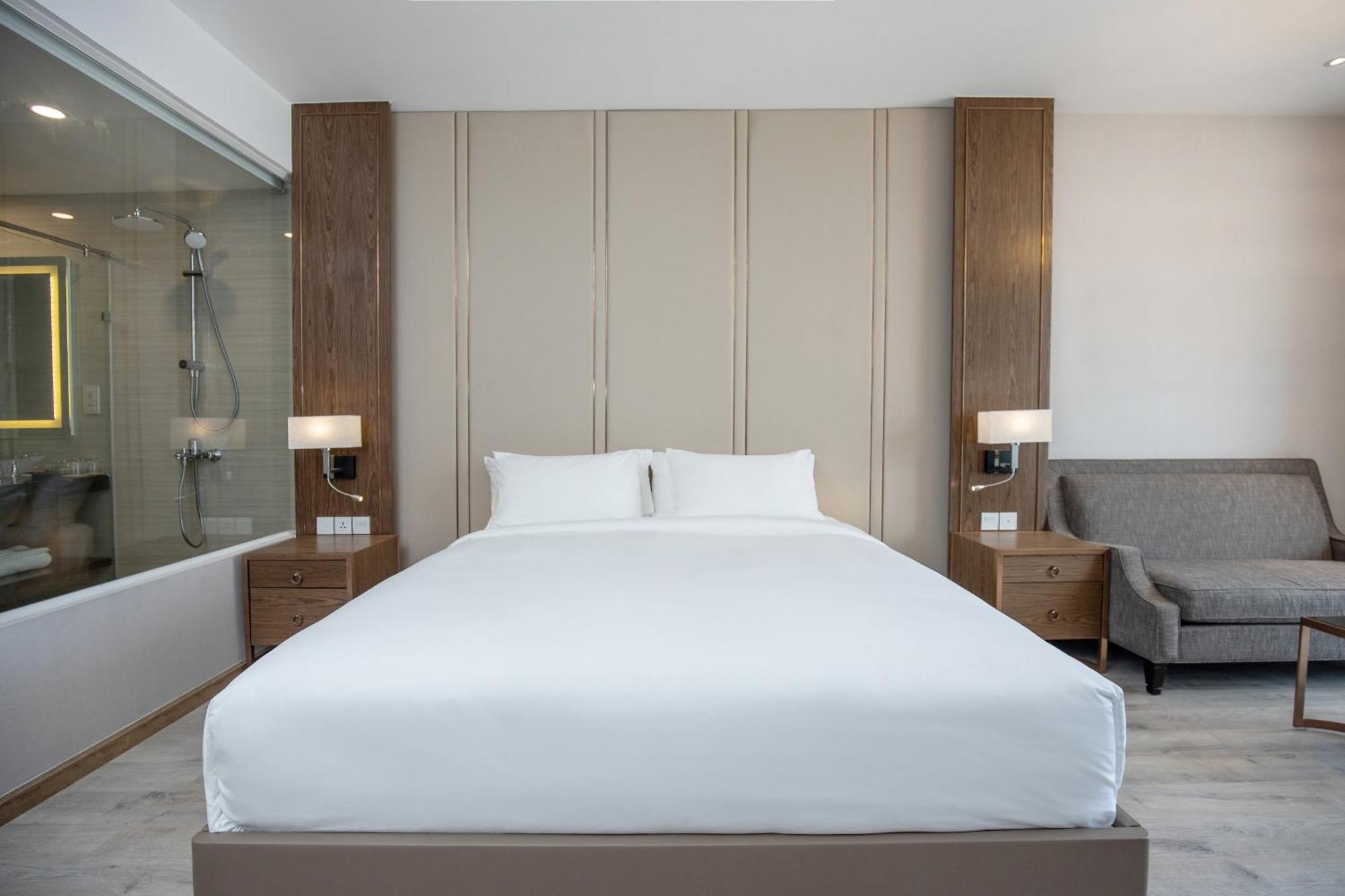 Coastal Panorama Oceanfront Suites 芽庄 外观 照片