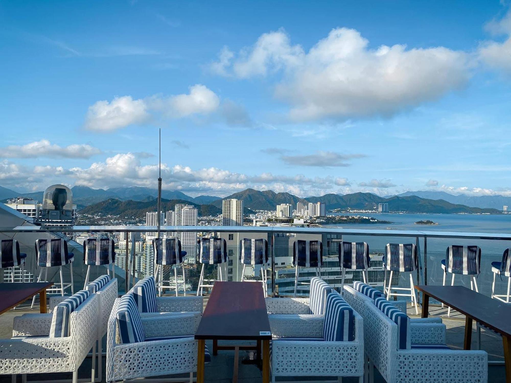 Coastal Panorama Oceanfront Suites 芽庄 外观 照片