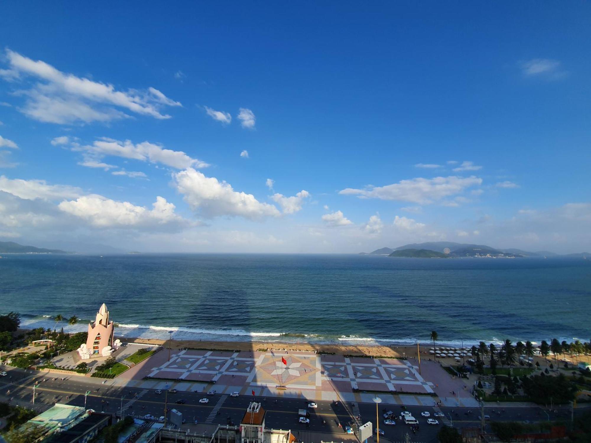 Coastal Panorama Oceanfront Suites 芽庄 外观 照片
